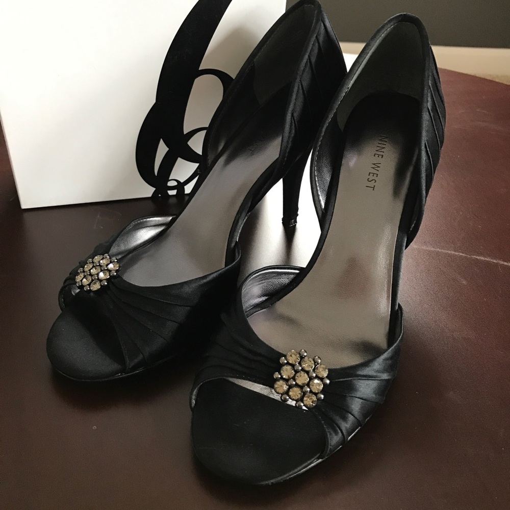 Peep toe d’orsay heels